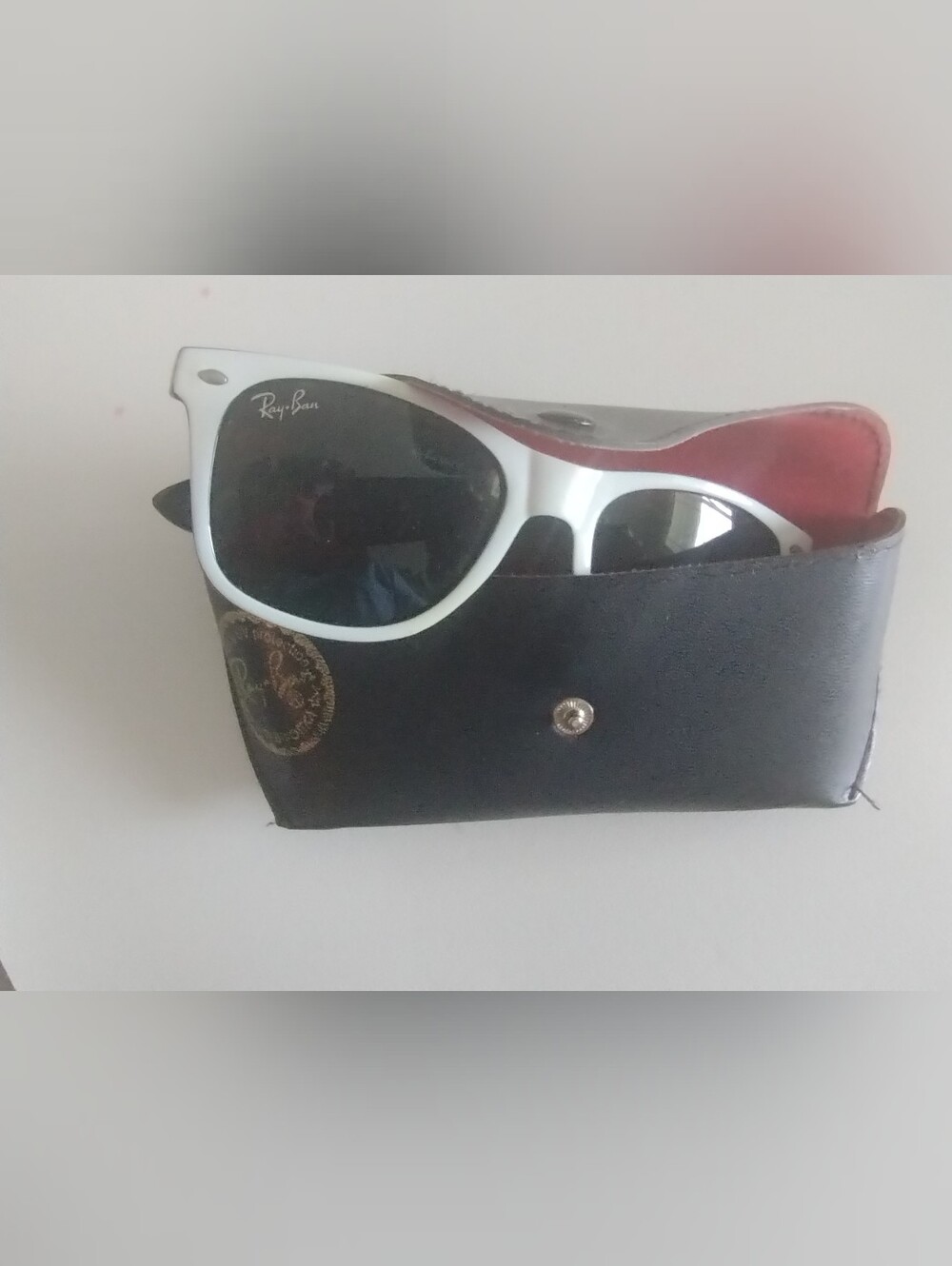 Ray-Ban White Frame Sunglasses with Black Lenses and Black Case